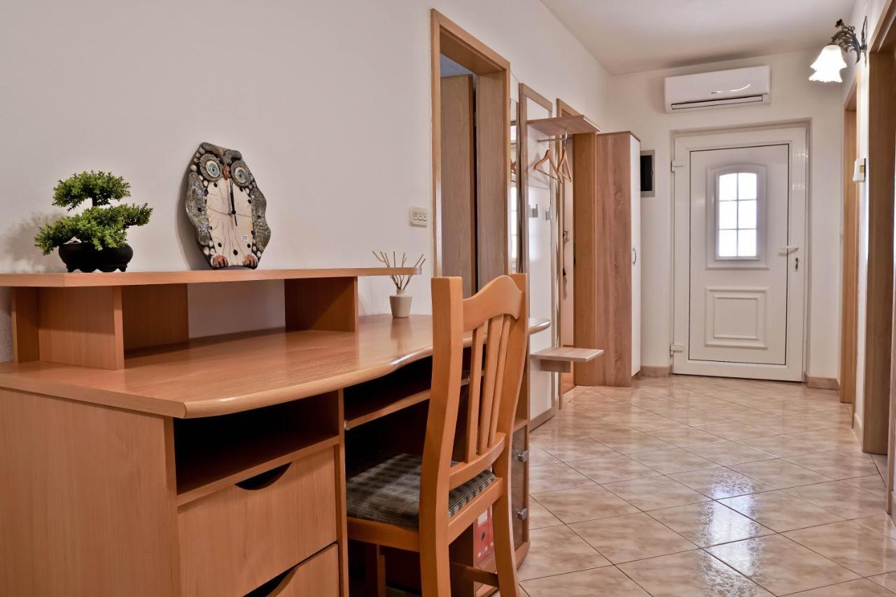 Suncica Apartment *