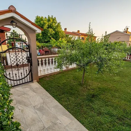 Apartment Suncica Pula Exterior photo